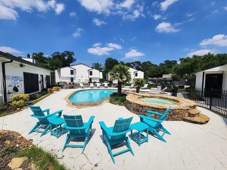 Experience resort-style living at Cali Crossing Apartments, where vibrant outdoor spaces meet relaxation. Enjoy our inviting pool area and cozy seating, perfect for unwinding. Don't miss outschedule your tour today!