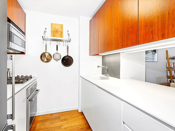 3rd image of 515 E 72nd St APT 6H