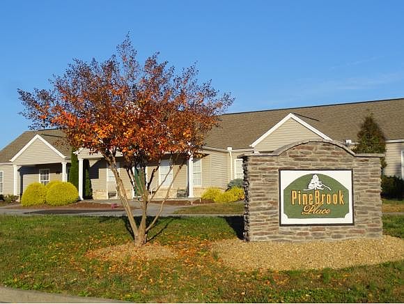 1st image of 1529 Pine Cone Cir