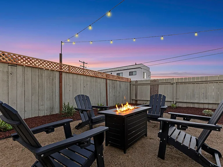 4440 Clairemont Dr — Photo 26