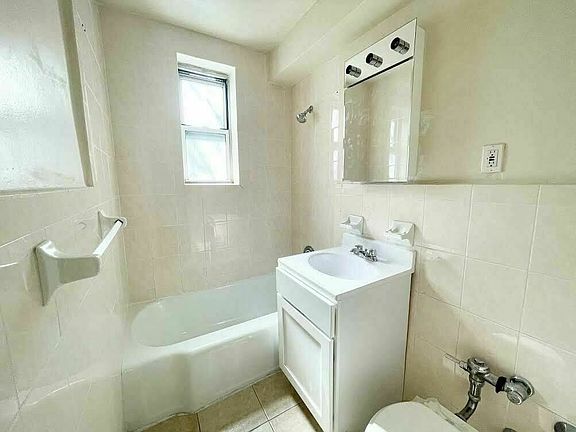 4th image of 143-23 Barclay Ave #6D