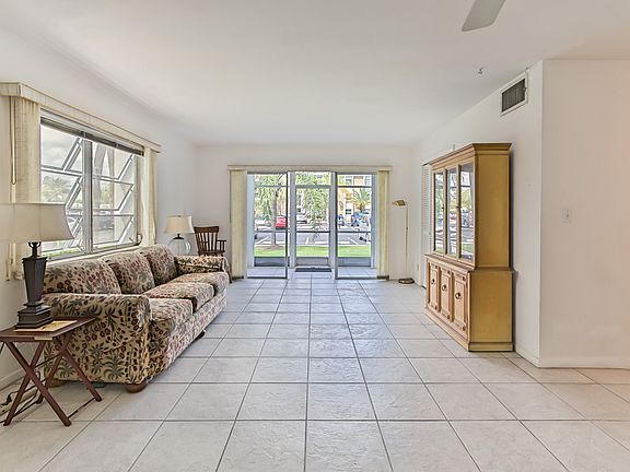 4th image of 2990 NE 16th Ave APT 101