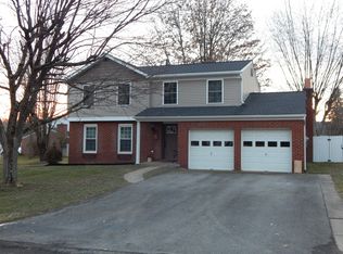 212 Woodbury Dr, Butler, PA