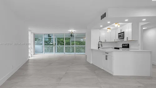 6911 Environ Blvd #4J Photo 1