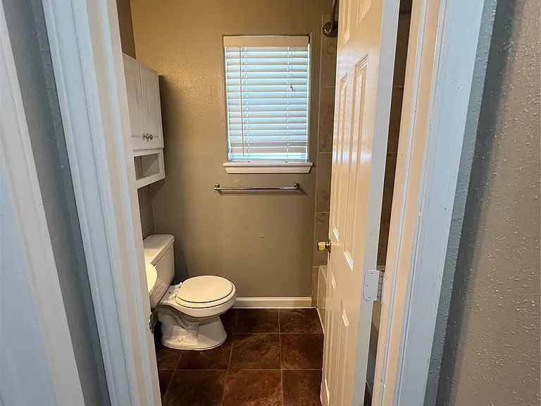 1325 Northbrook Dr — Photo 9