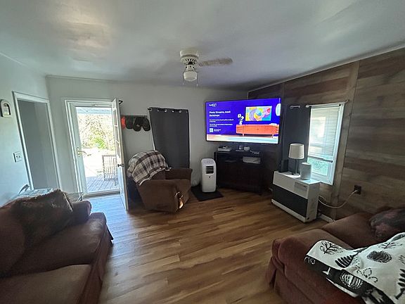 2nd image of 108 Stinger Dr