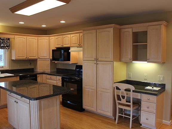 2nd image of 133 Jeannette Ave