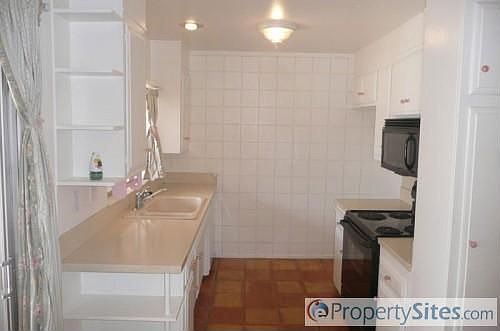 3rd image of 175 E Alta Green St