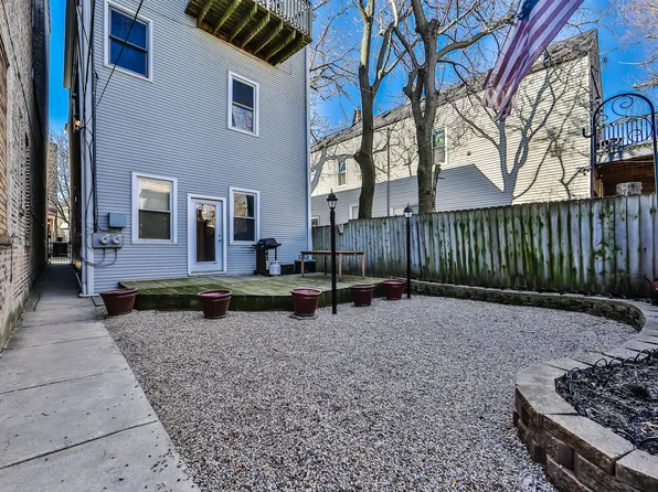 2140 W Belmont Ave #1, Chicago, IL 60618
