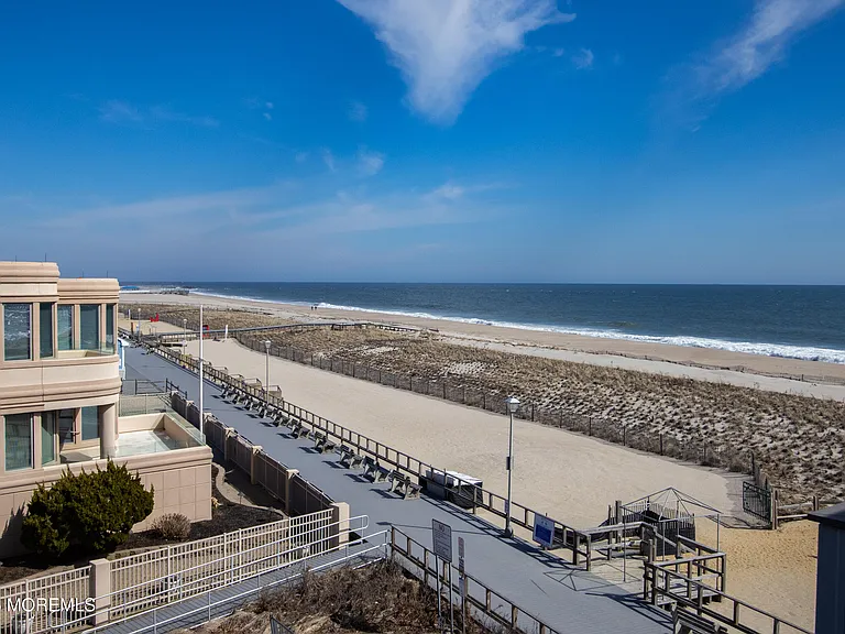 900 Ocean Ave #24 — Photo 43