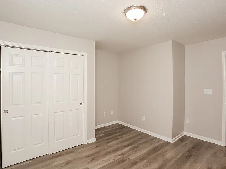 126 Thistlewood Dr — Photo 13