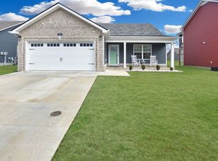 422 Irish Hills Dr, Clarksville, TN 37042