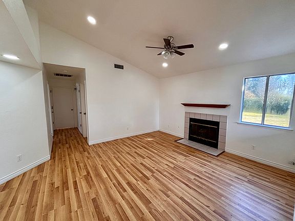 4th image of 8665 N Cedar Ave Unit 106