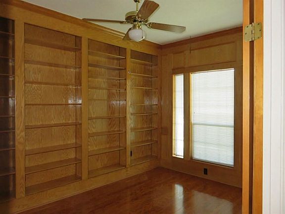 3rd image of 16931 Shady Square Ct