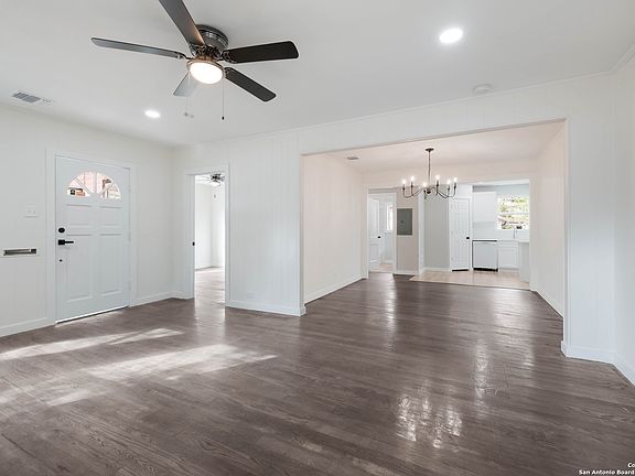 4th image of 307 Bexar Dr