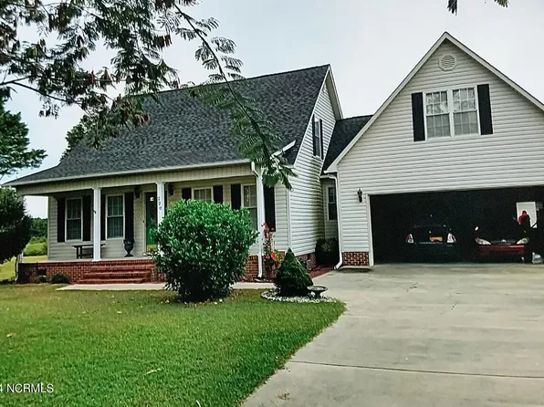 220 Naylor School Road, Roseboro, NC 28382