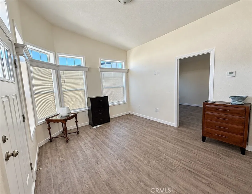 2 bed, 660 sqft, $2,200 — Photo 4