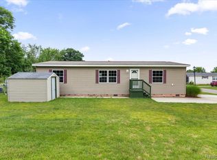 6149 Andora Ave, Fenton, MI 48430