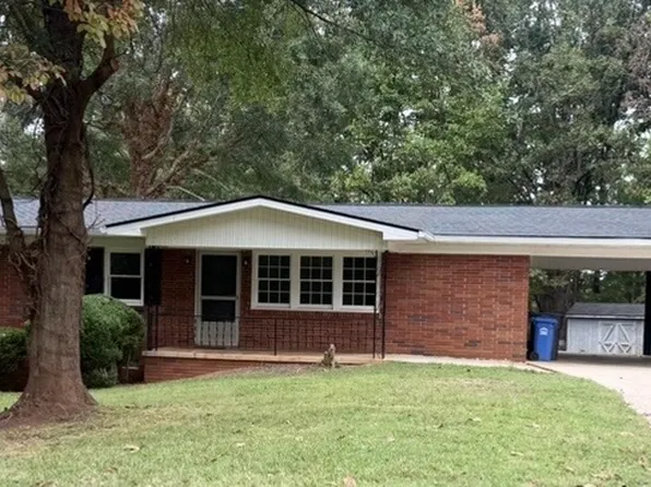 630 Mountain View Cir, Gainesville, GA 30501