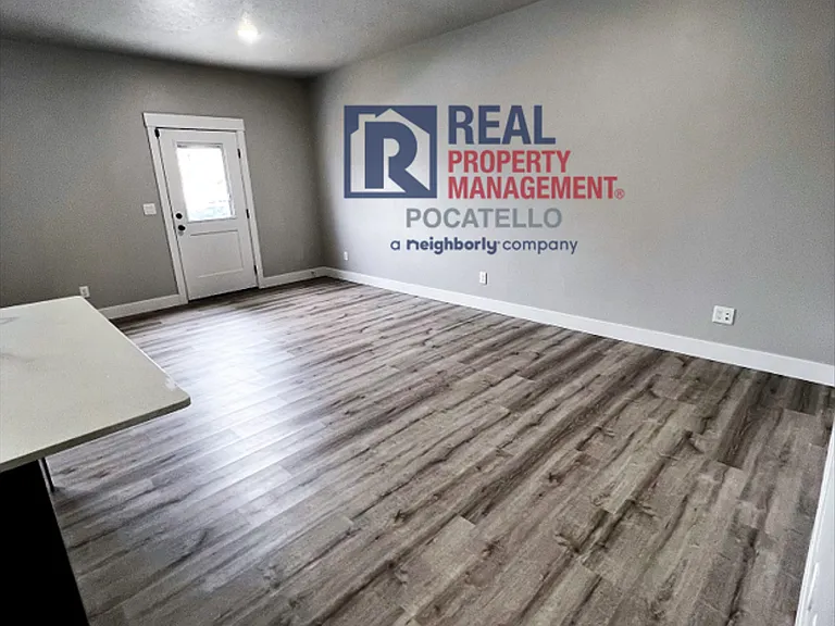 179 Park Lawn Dr #8 — Photo 6