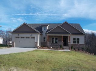 5617 Crooked Oak Dr, Summerfield, NC 27358