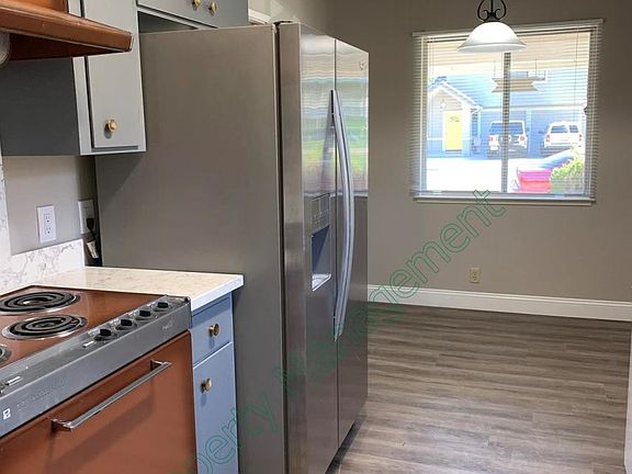 3rd image of 817 Harrison St #817