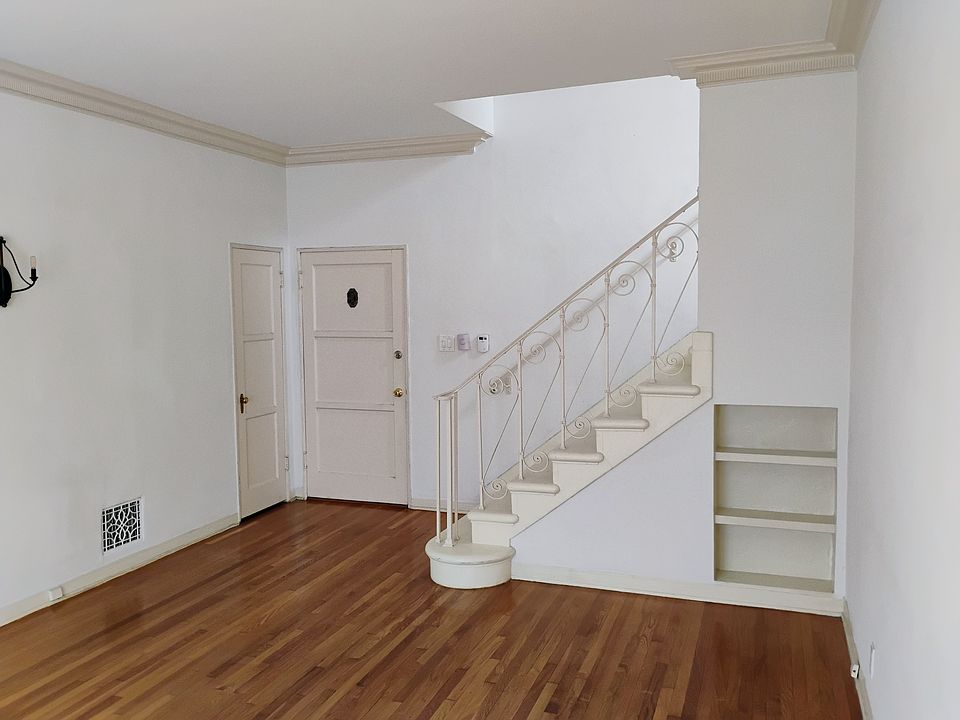 1st image of 327 S Kenmore Ave