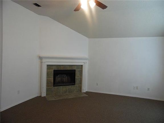 5th image of 2408 Redfield Dr