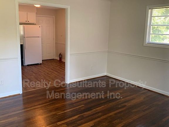 5th image of 1813 Walker Ave APT D