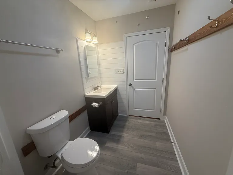 SPACIOUS BATHROOM #1