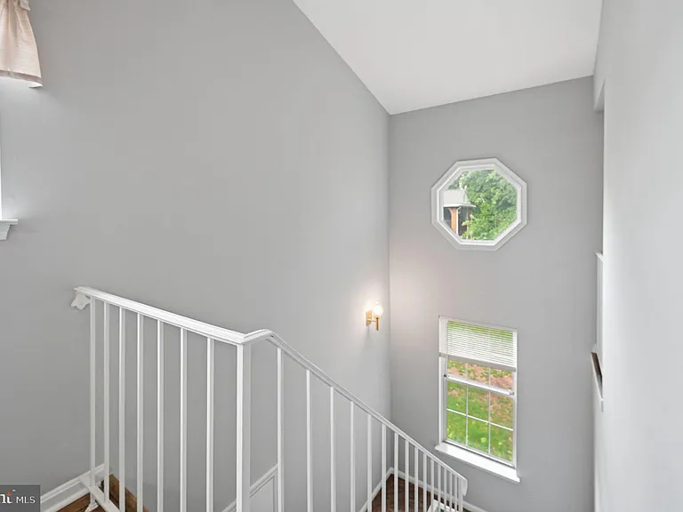 8909 Sugarwood Ln #8909 — Photo 8
