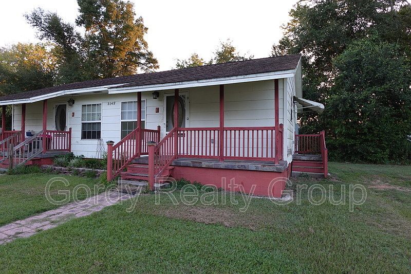 1st image of 3145B Redbud Ln