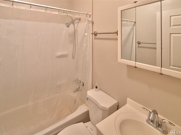 4th image of 1002 S 14th St #1-4