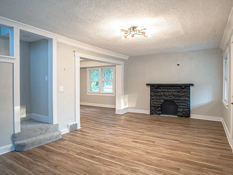 3417 Bellefontaine St — Photo 3