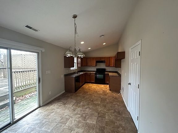 3rd image of 2667 Cressmoor Cir