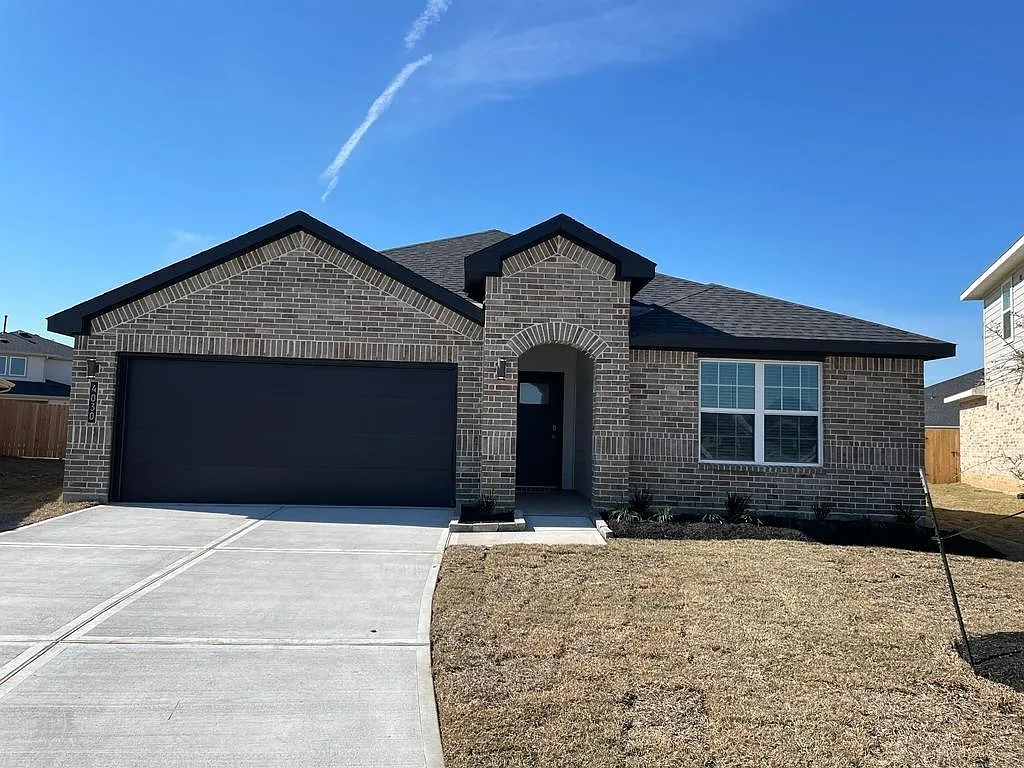 4 bed, 3.0 bath, 2210 sqft, $2,800 — Photo 1