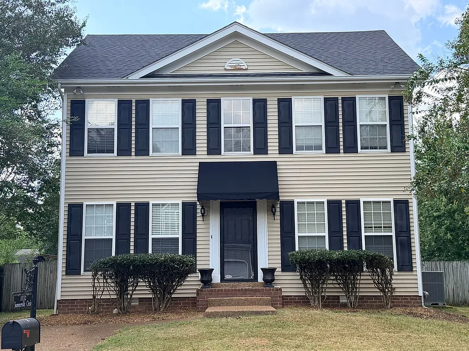 1132 Summerville Cir