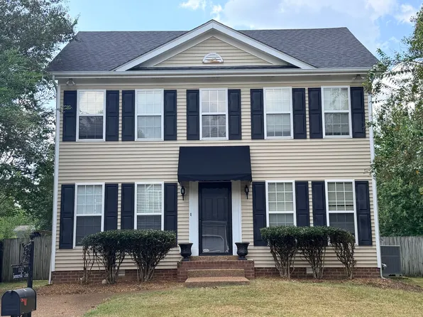 1132 Summerville Cir, Thompsons Station, TN 37179