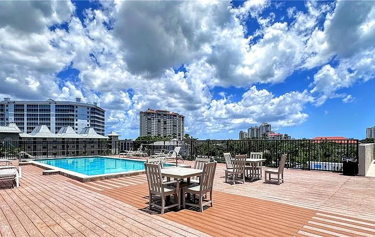 260 Southbay Dr #204 — Photo 30