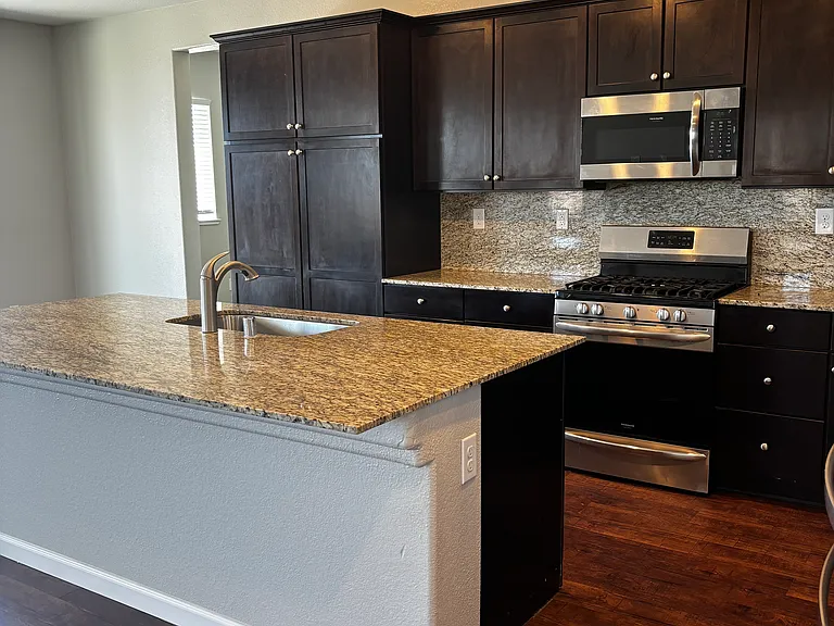 2870 Cityview Ter — Photo 3