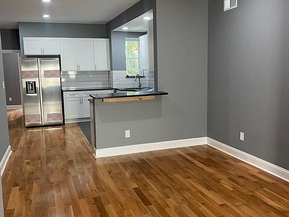 3rd image of 5931 Chestnut St