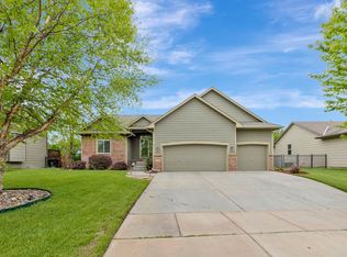 2528 N Fieldstone St, Andover, KS 67002