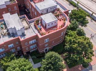 526 Keeney St, Evanston, IL 60202
