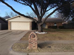 2109 Avalon Ln, Arlington, TX 76014