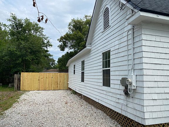 2nd image of 5515 Telfair St