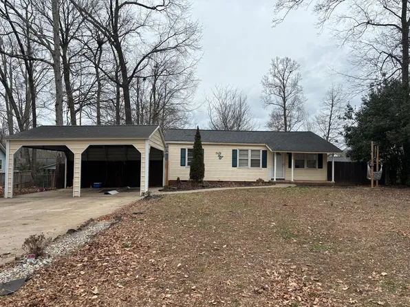 110 Wiley Ct, Greenwood, SC 29649