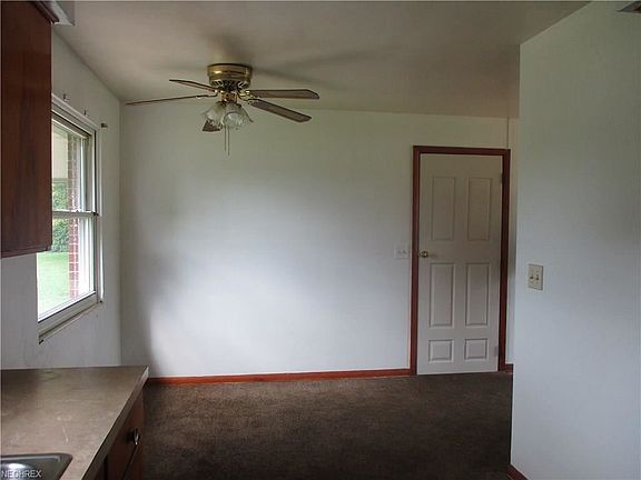 5th image of 244 York Dr SE