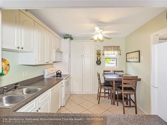 2nd image of 3121 NE 51st St APT 101E