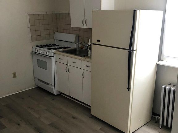2nd image of 2029 E Stella St #1R