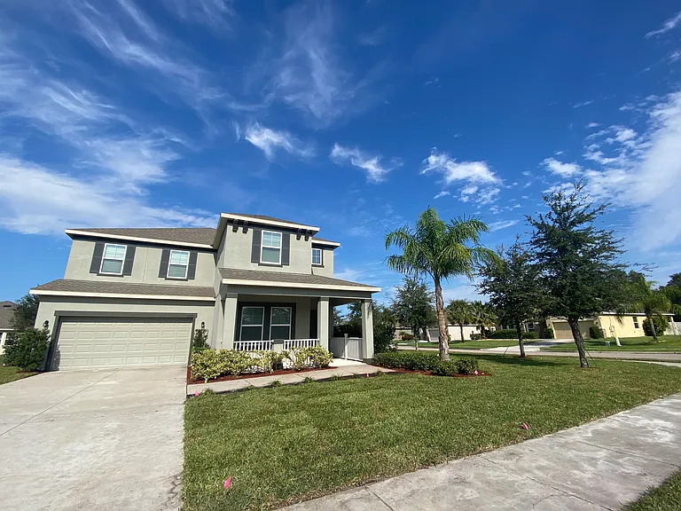 698 Bay Bridge Cir — Photo 2